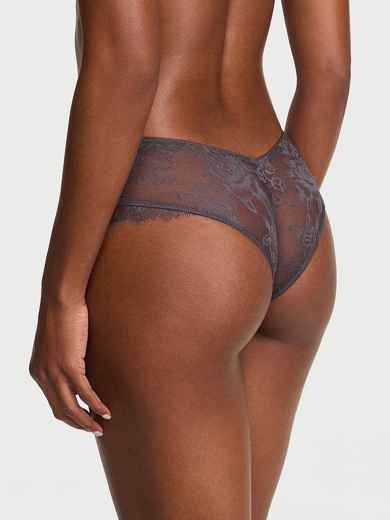 Překryjte krajkové kalhotky Cheeky. Produkt je šedobarevný a pochází z kolekce Very Sexy.