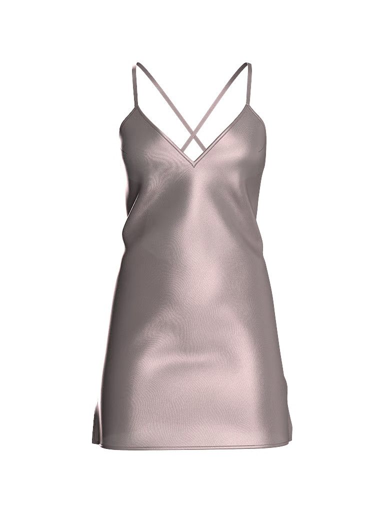 Saténová noční košile s tenkými ramínky odhalujícími zadní část s otevřenými zády. Produkt je šedý a pochází z kolekce Victoria's Secret.