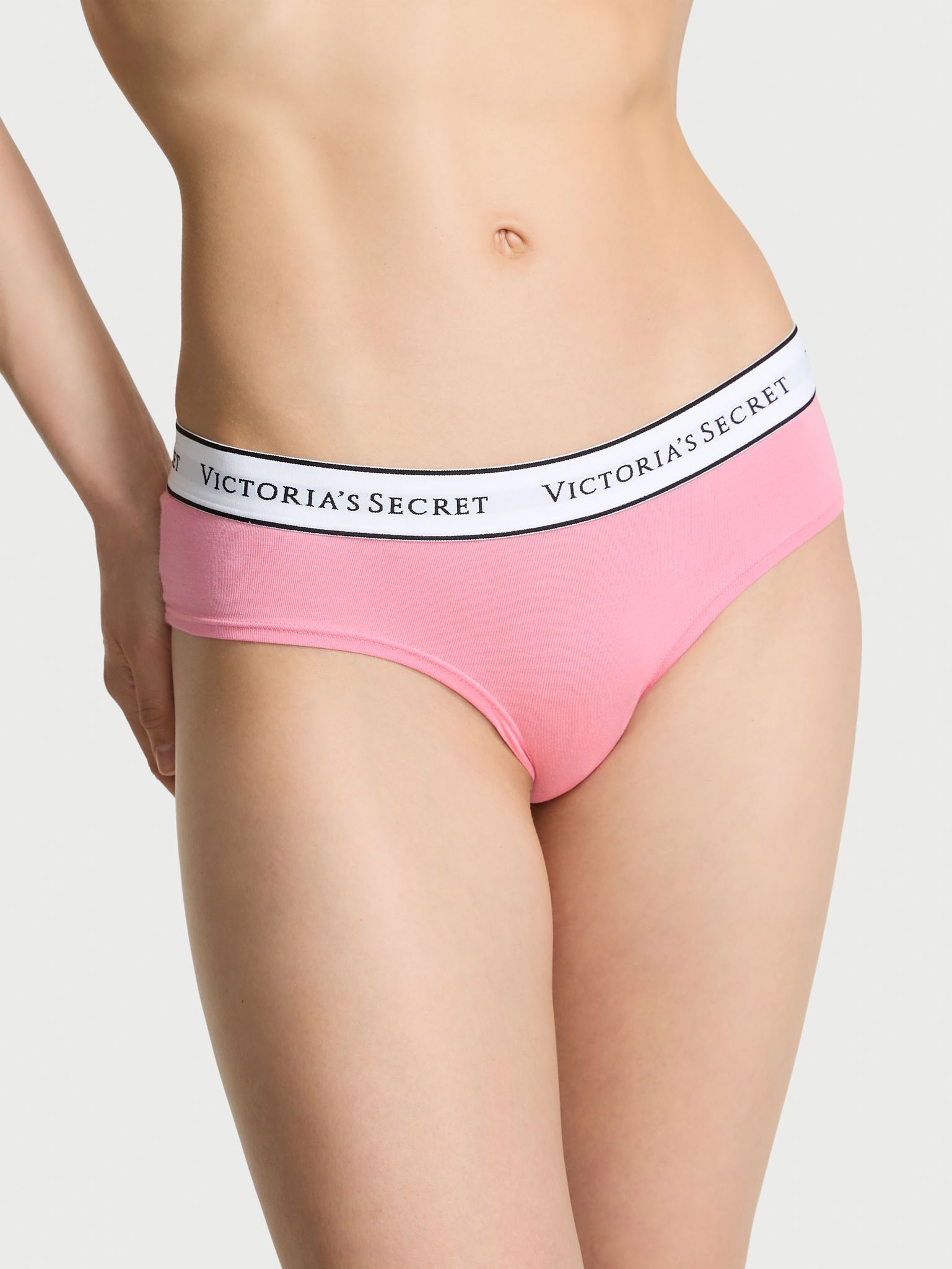 Bavlněné kalhotky s logem Cheeky v pase. Produkt je růžový a pochází z kolekce Cotton.