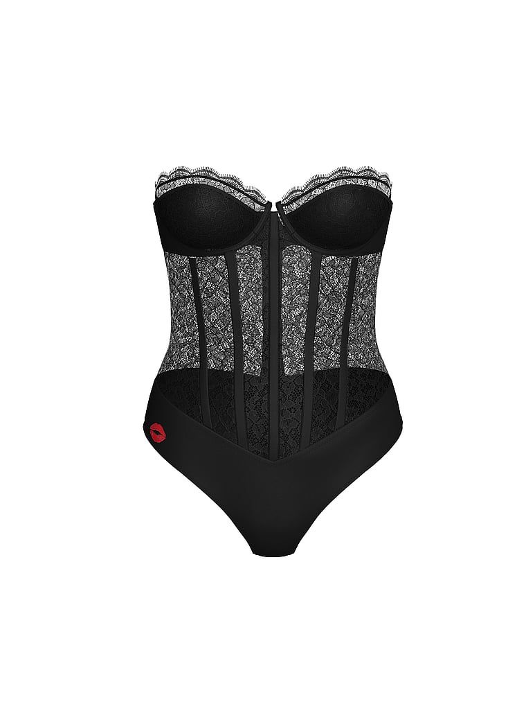 Krajkový overal s odnímatelnými ramínky Tease. Produkt je černý a pochází z kolekce Victoria's Secret.