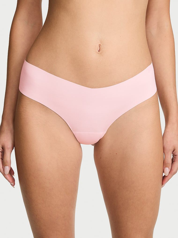 Tanga bez švů. Produkt je růžové barvy a pochází z kolekce No-Show.