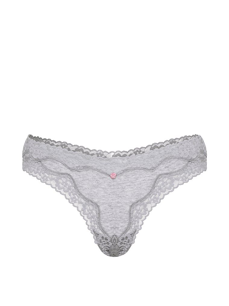 Bavlněná tanga s krajkou a lemem s krajkou. Produkt je šedé barvy a pochází z kolekce Lace Trim.