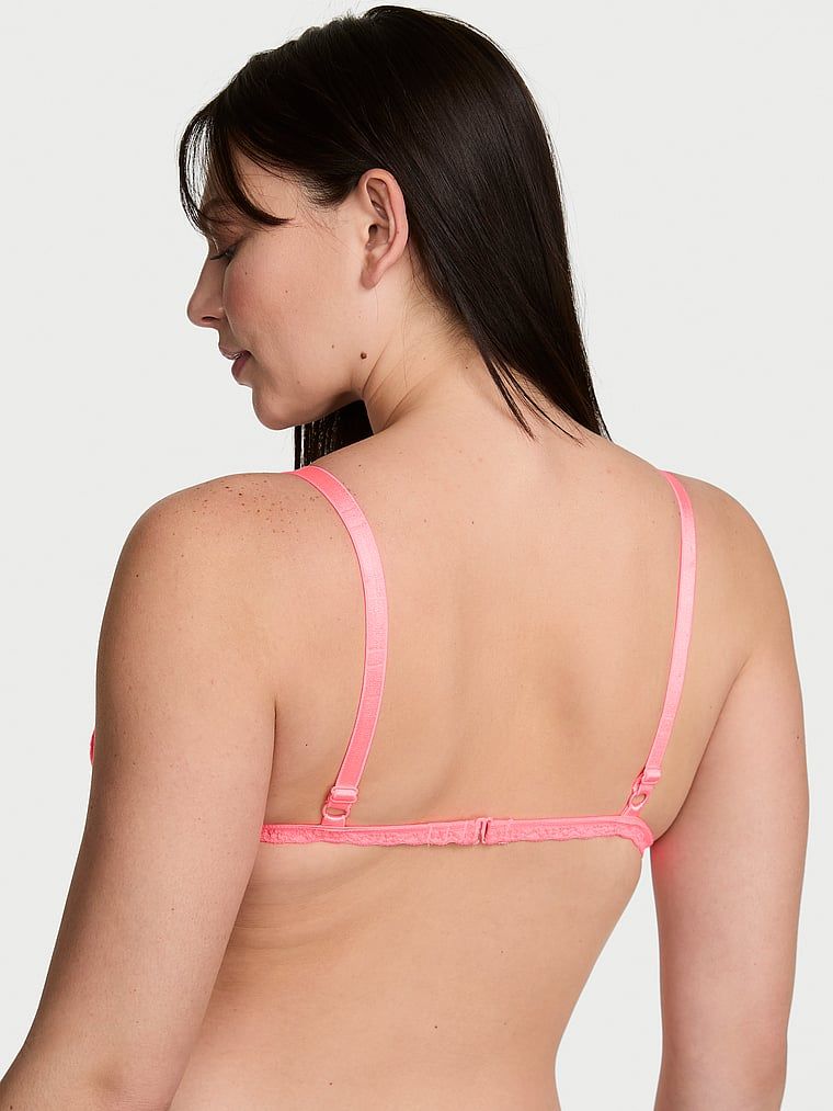 Krajková braletka bez polstrování. Produkt je růžové barvy a pochází z kolekce Victoria's Secret.