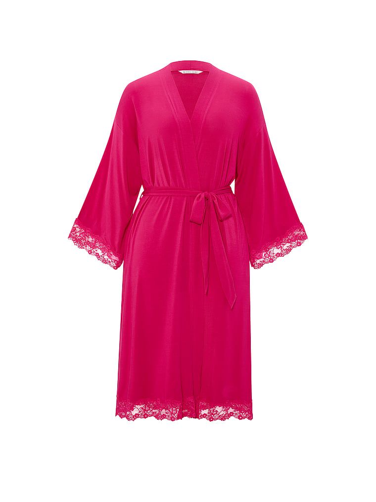 Župan vyrobený ze SoSoft modalu. Produkt je růžové barvy a pochází z kolekce Victoria's Secret.