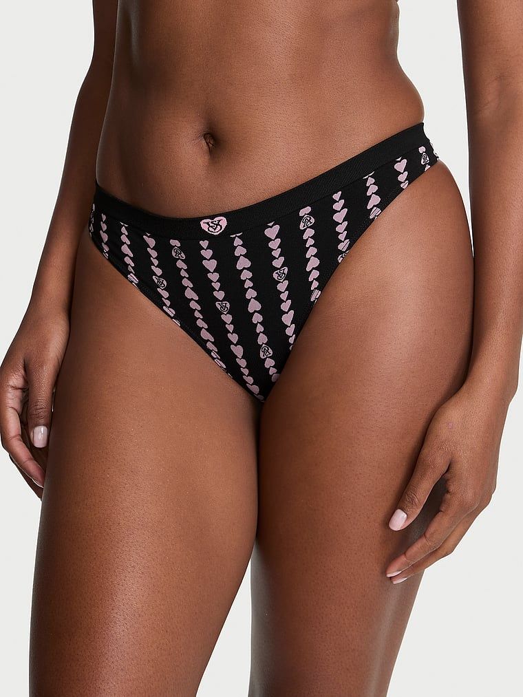 Pruh srdce bez švu tanga. Produkt je vzorovaný a pochází z kolekce Seamless.