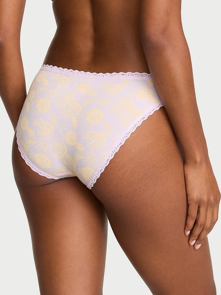 Bavlněné kalhotky s krajkovými bikinami s krajkovým lemováním. Produkt je vzorovaný a pochází z kolekce Lace Trim.