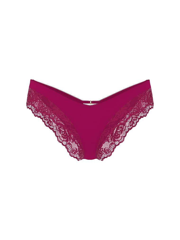 Krajkové kalhotky s krajkou na okrajích a vysoko střiženými nohavicemi Lace-Cut Cheeky. Produkt má růžovou barvu a pochází z kolekce Very Sexy.