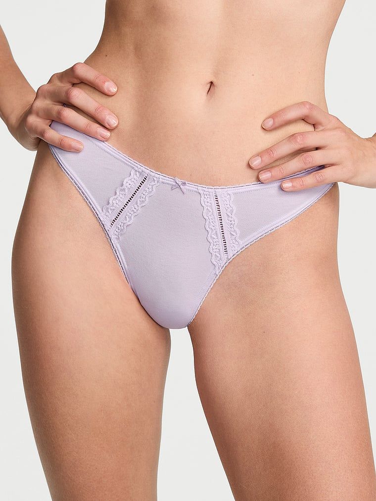 Victoria's Secret Bavlněná tanga s vysoko střiženou nohavičkou a krajkovým lemem