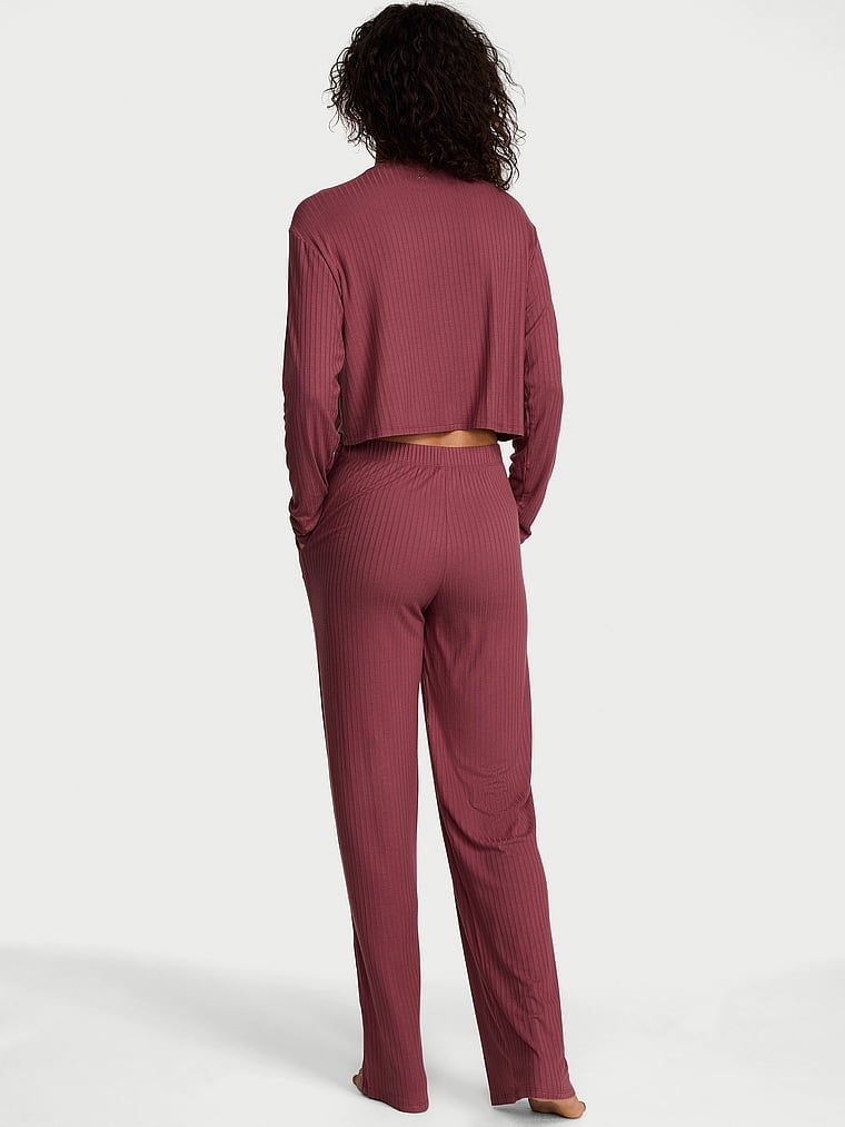 Modální sada – svetr a kalhoty SoSoft Lounge. Produkt je růžové barvy a pochází z kolekce Victoria's Secret.