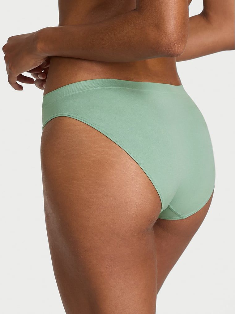 Bezešvé bikiny kalhotky. Produkt je zelený a pochází z kolekce Bezešvé.