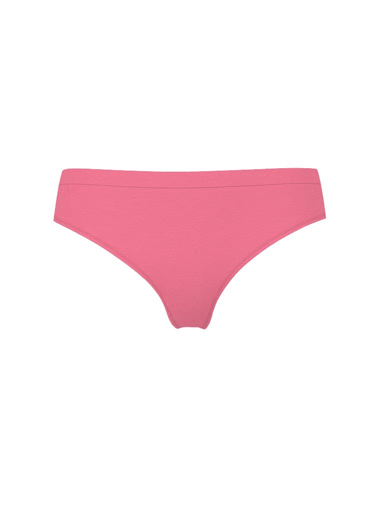 Tanga bez švu na průsvitném žebru. Produkt je růžové barvy a pochází z kolekce Seamless.