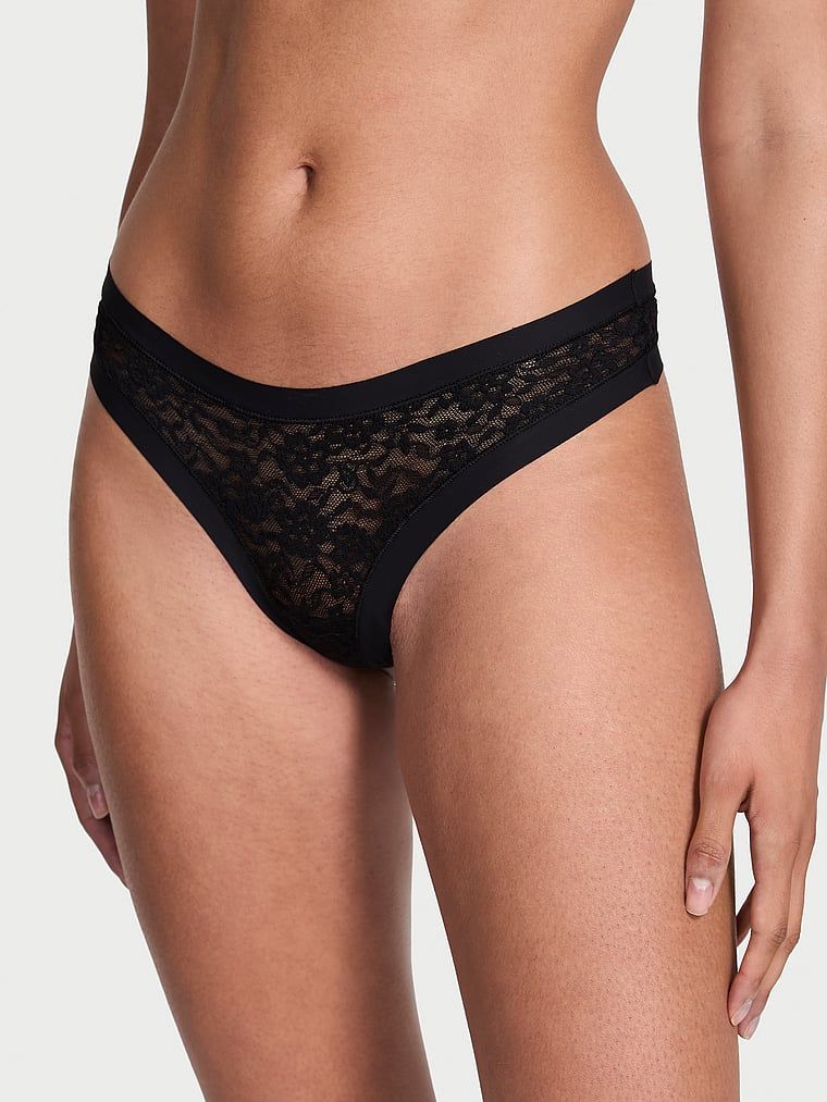 No-Show krajková tanga. Produkt je černý a pochází z kolekce No-Show.