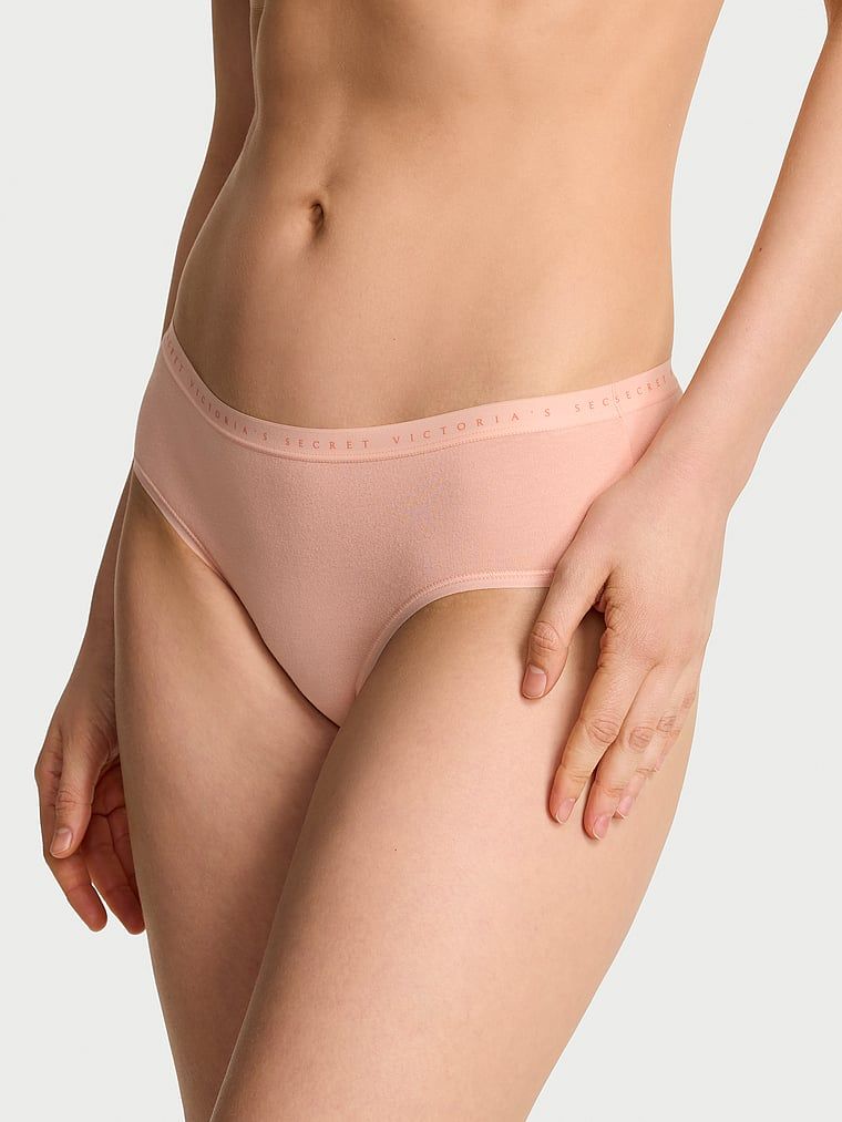 Bavlněné kalhotky hiphugger. Produkt je růžové barvy a pochází z kolekce Victoria's Secret.