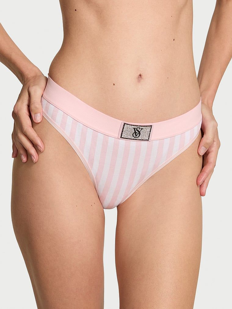 Bavlněná tanga s lesklým logem Shine Patch. Výrobek má pruhovaný vzor a pochází z kolekce Cotton.