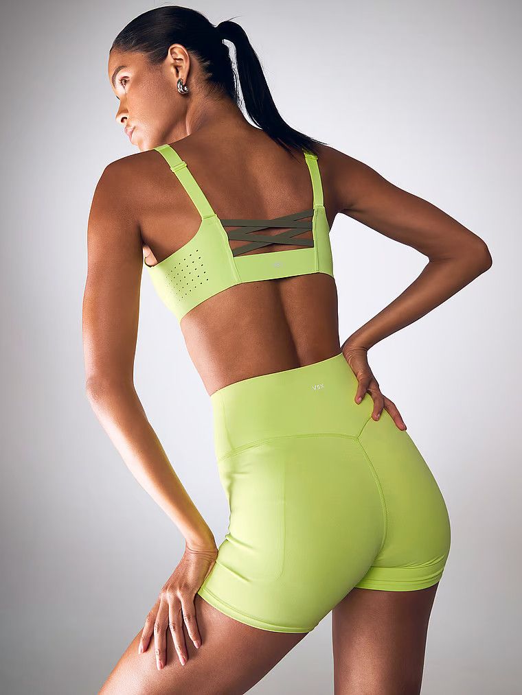 Sportovní podprsenka s maximální podporou se zipem Featherweight Max Front-Close. Produkt je zelený a pochází z kolekce VSX.