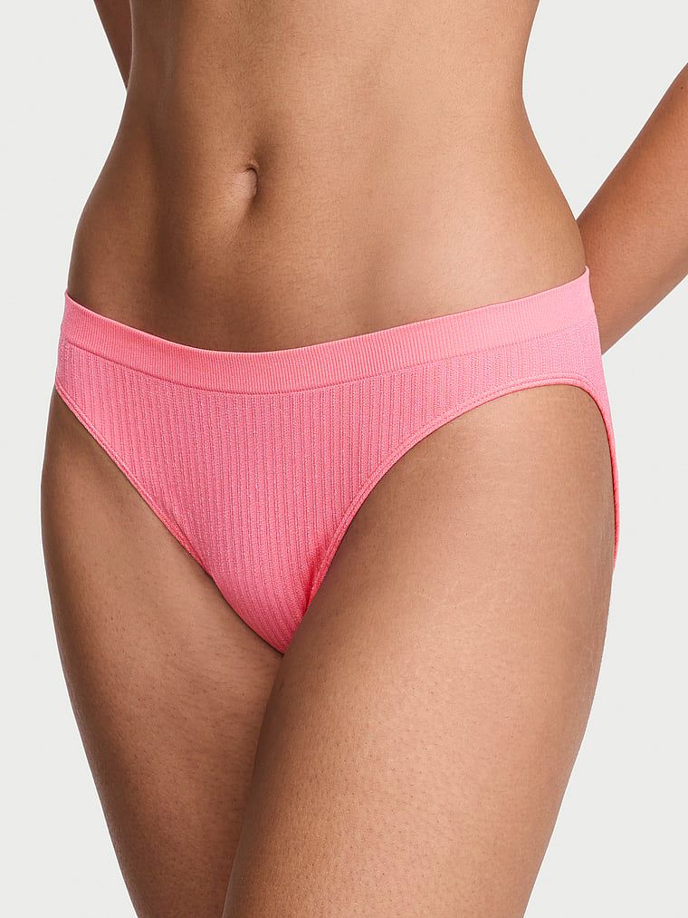 Bezešvé průsvitné žebrové bikinové kalhotky. Produkt je růžové barvy a pochází z kolekce Seamless.