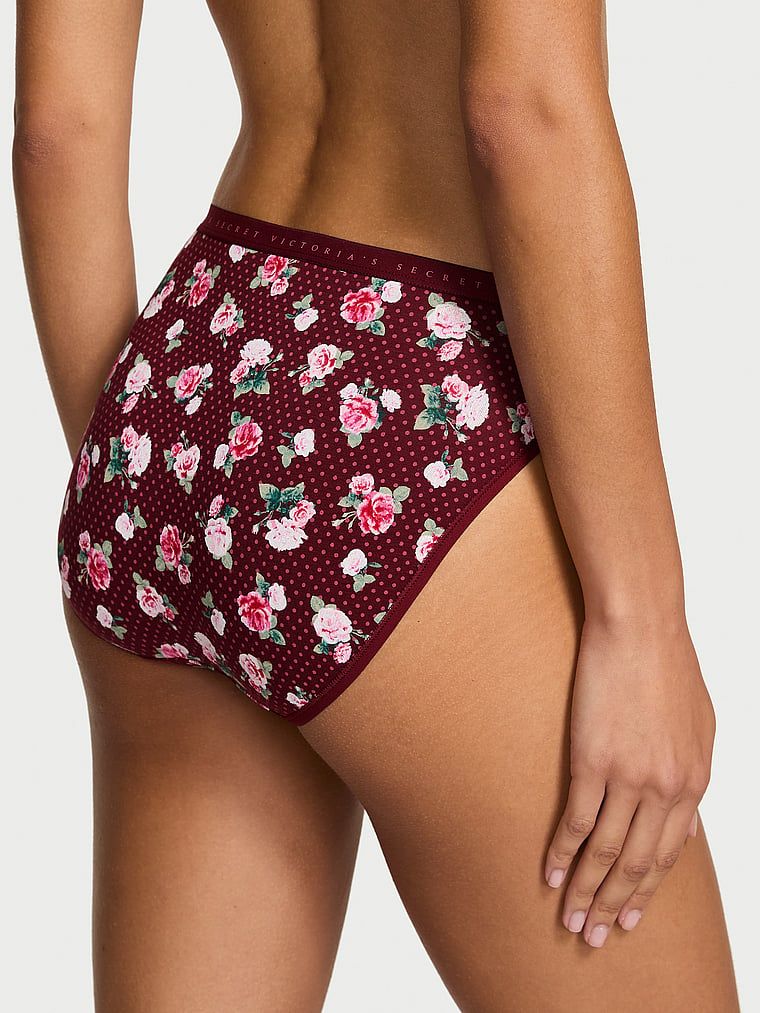 Bavlněné kalhotky s vysokým střihem na nohavicích High-Leg Brief. Produkt má květinový vzor a pochází z kolekce Victoria's Secret.