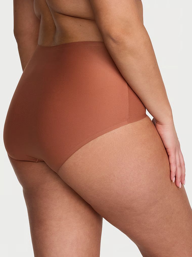 Flex slipy s vysokým pasem. Produkt je hnědé barvy a pochází z kolekce Body by Victoria.