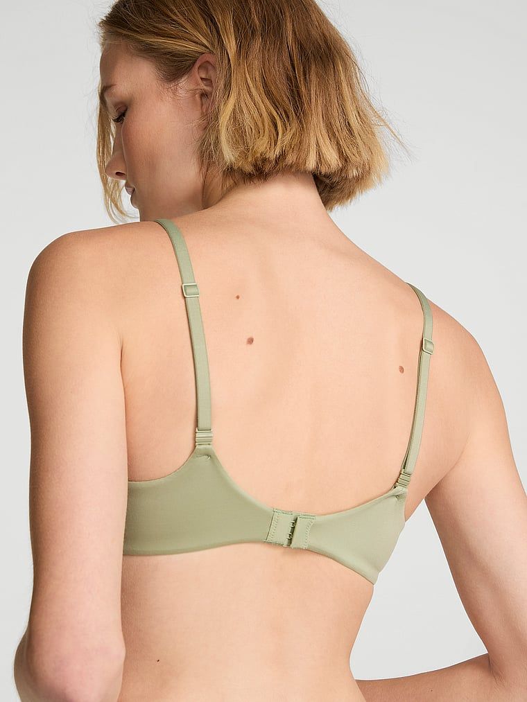 Mírně vycpaná podprsenka s těsně vystavěnými košíčky. Produkt je zelené barvy a pochází z kolekce Body by Victoria.