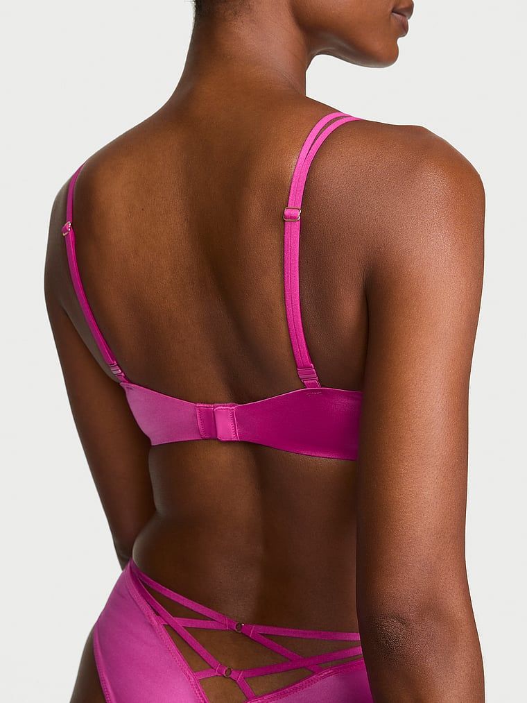 Push-up hladká podprsenka. Produkt je růžové barvy a pochází z kolekce Very Sexy.