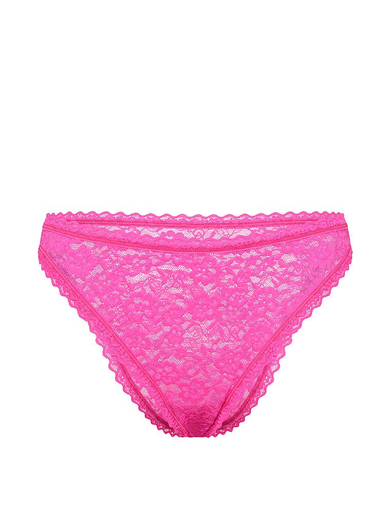 Krajkové kalhotky z krajky z 90. let. Produkt je růžové barvy a pochází z kolekce Lacie.