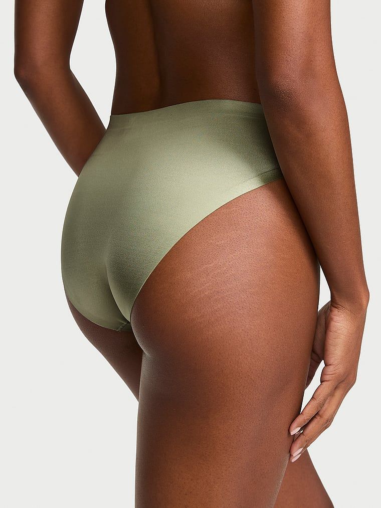 Bikiny kalhotky s neviditelným středním pasem. Produkt je zelené barvy a pochází z kolekce No-Show.