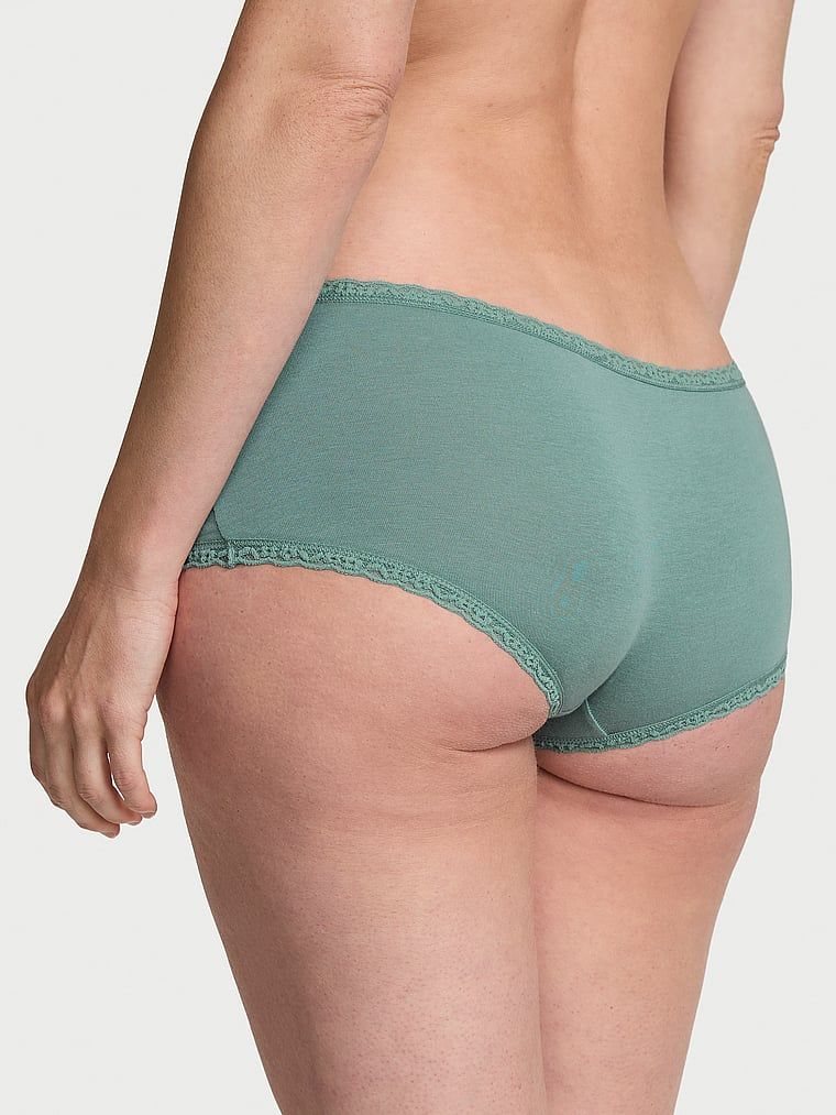 Bavlněné kraťasy s krajkou na okrajích, krajkové šortky s lemováním Boyshort. Produkt je zelené barvy a pochází z kolekce Lace Trim.