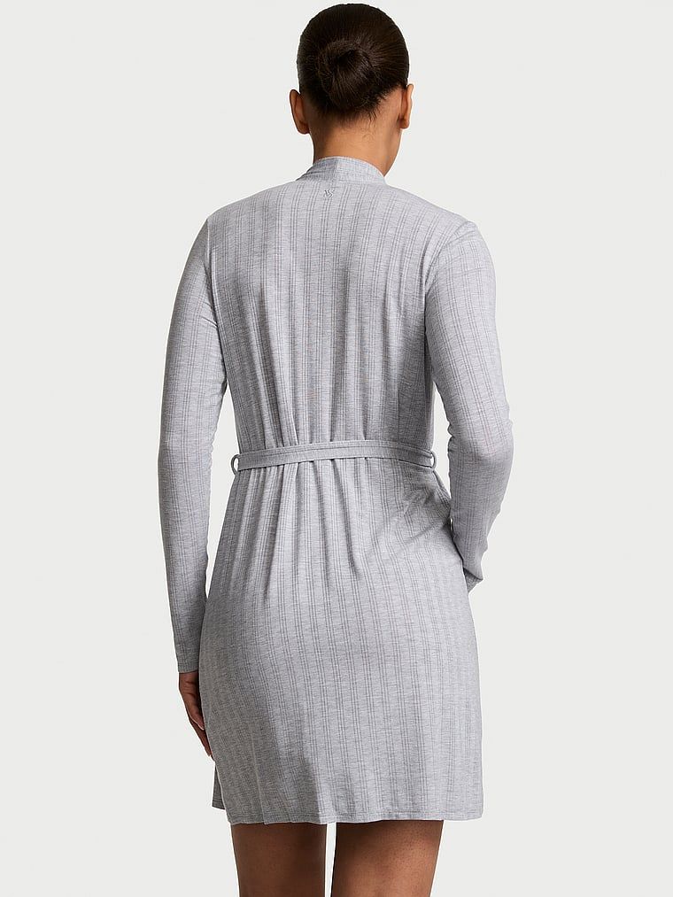 Župan v modálu SoSoft Ultra-Fine. Produkt je šedé barvy a pochází z kolekce Victoria's Secret.