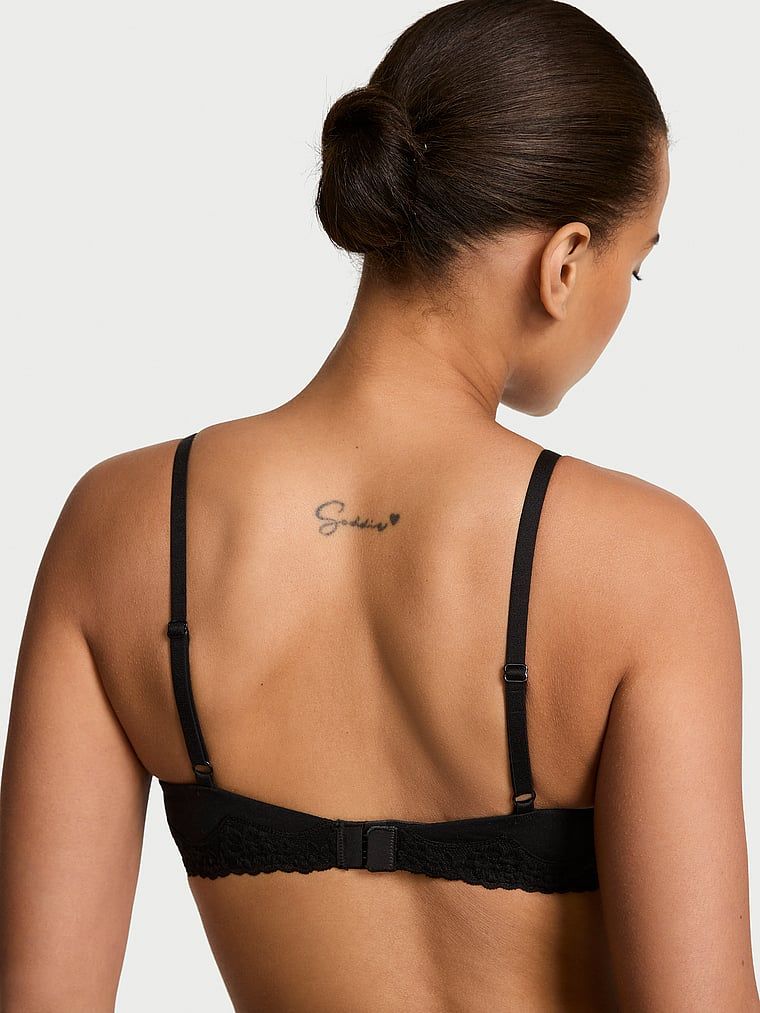 Push-up bavlněná podprsenka Perfect Shape. Produkt je černý a pochází z kolekce triček.