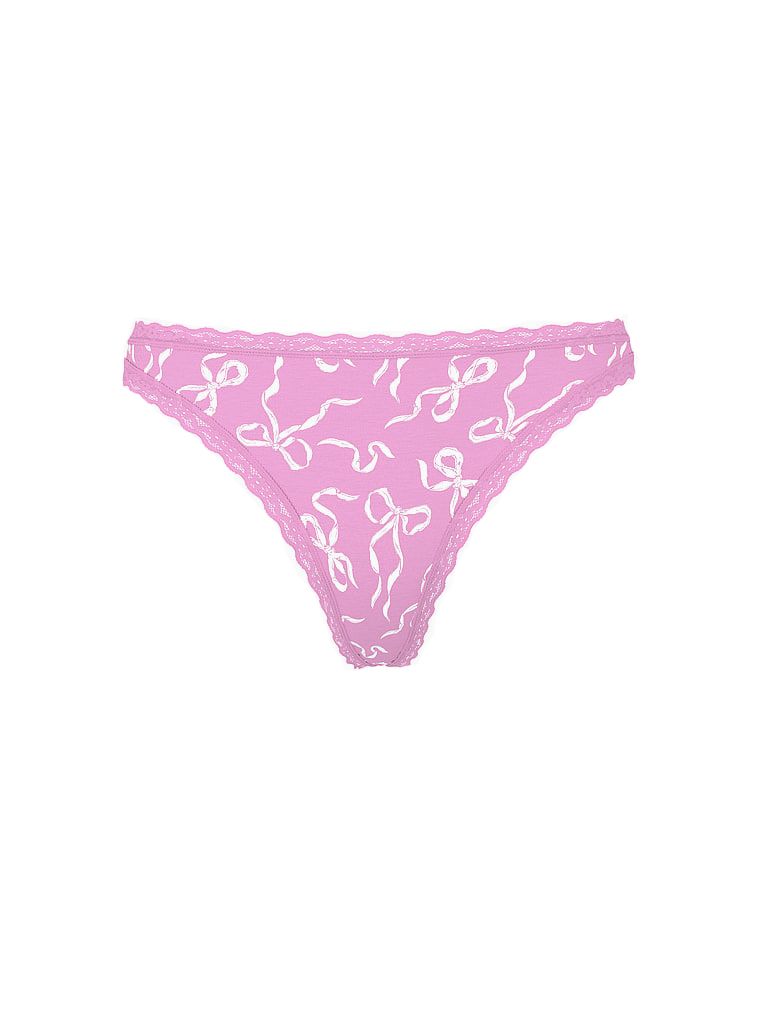 Bavlněná tanga s krajkou na okrajích Lace-Waist. Výrobek je vzorovaný a pochází z kolekce Lace Trim.