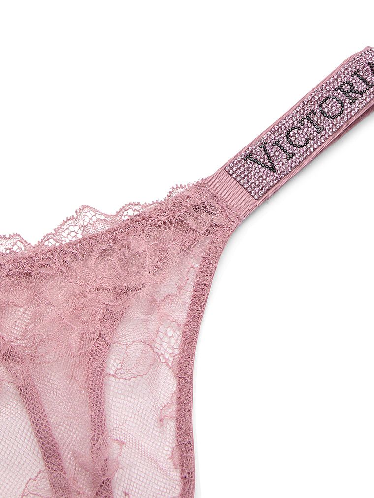 Krajková tanga s lesklými ramínky Shine Strap. Produkt je růžové barvy a pochází z kolekce Very Sexy.