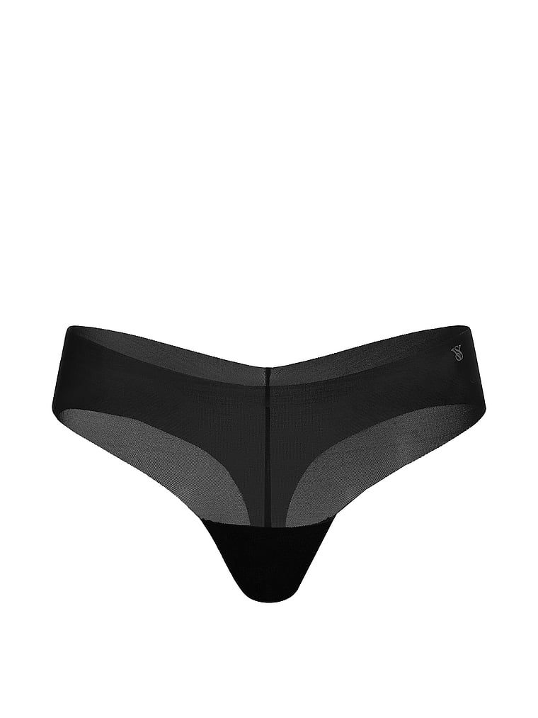 Tanga z pletiva bez ukázek. Produkt je černý a pochází z kolekce No-Show.