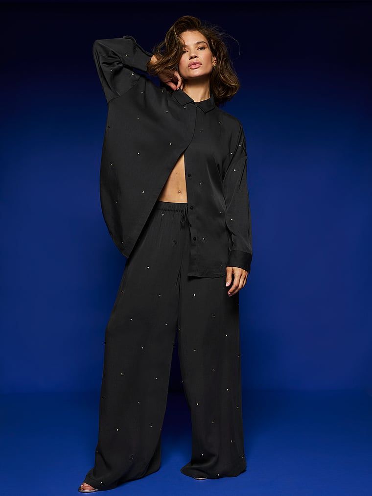 Modální kalhoty na spaní. Produkt je černý a pochází z kolekce Victoria's Secret.