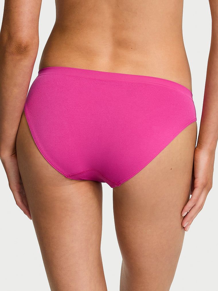 Bezešvové bikinové kalhotky. Produkt je růžové barvy a pochází z kolekce Seamless.