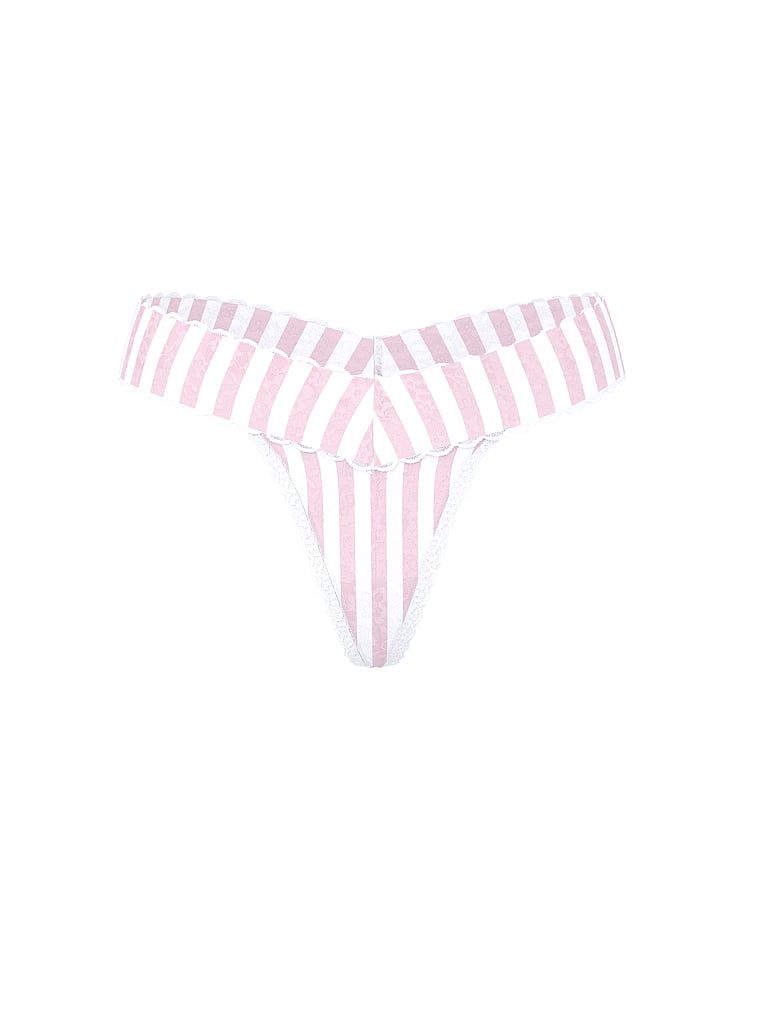 Krajkové krajkové tanga. Produkt je vzorovaný a pochází z kolekce Lacie.