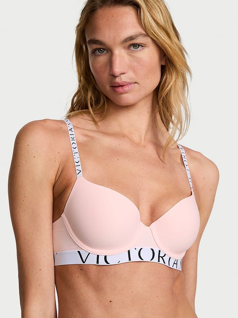 CoolBra Demi mírně polstrovaný. Produkt je růžové barvy a pochází z kolekce triček.