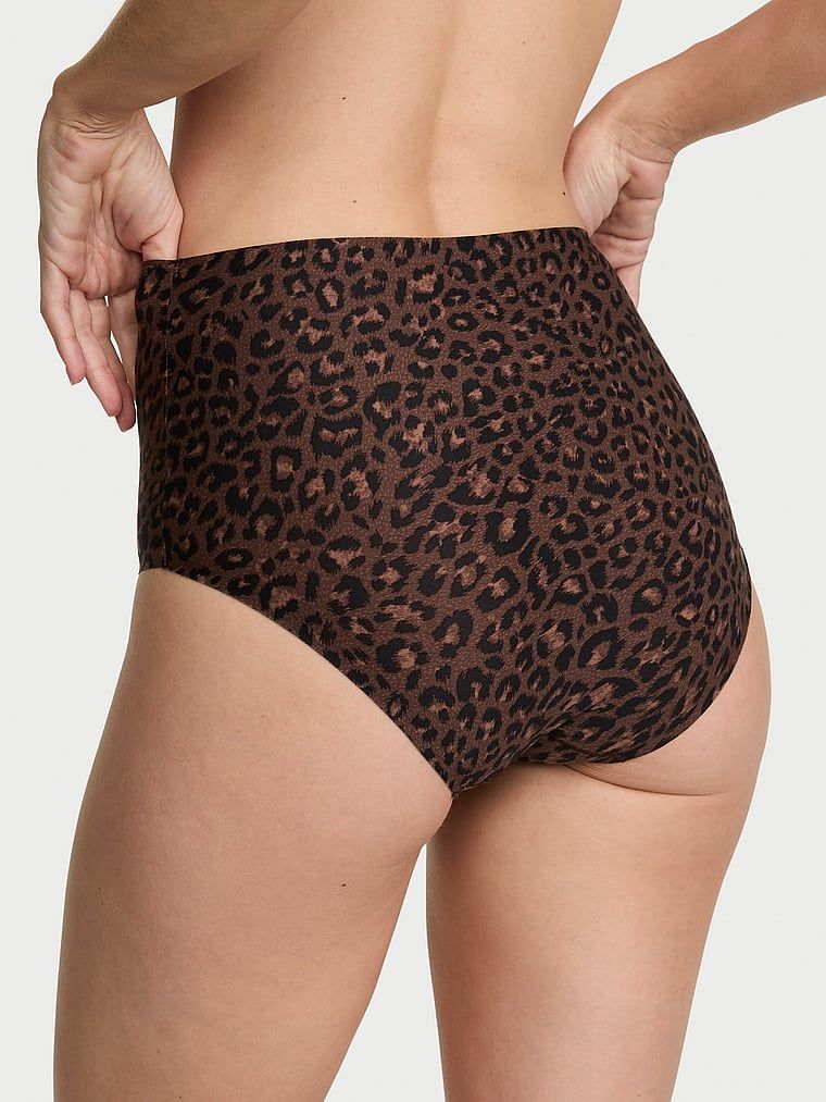Flex slipy s vysokým pasem. Produkt je vzorovaný a pochází z kolekce Body by Victoria.