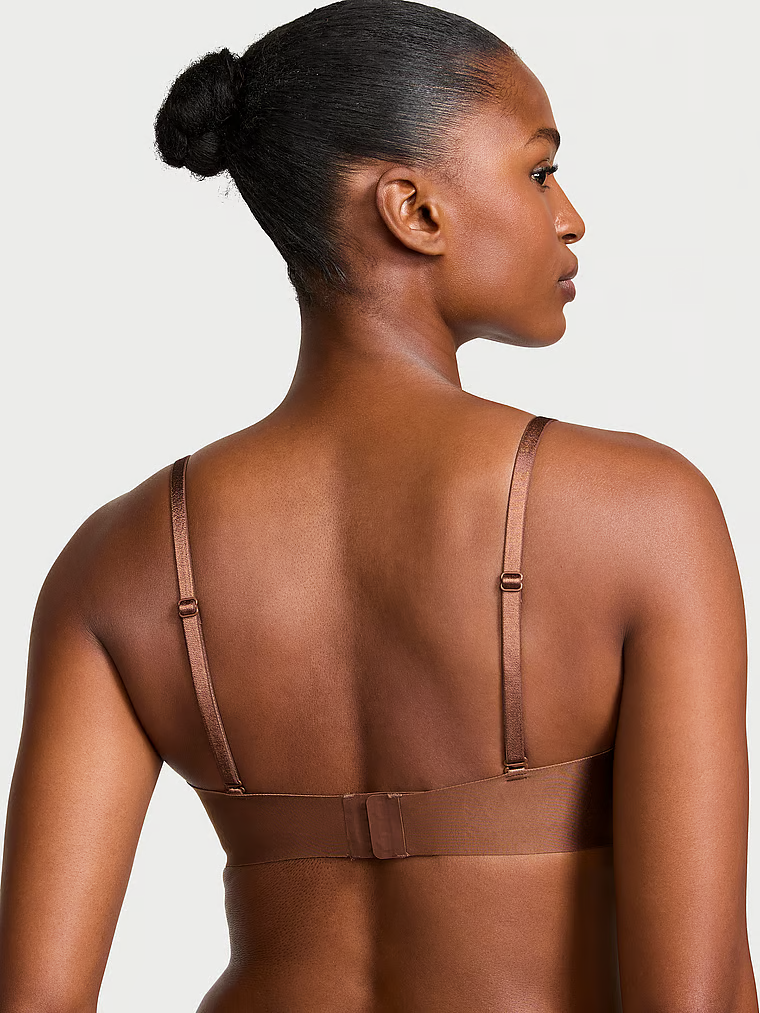 Mírně vyztužená podprsenka bez ramínek. Produkt je hnědý a pochází z kolekce Victoria's Secret Bare.