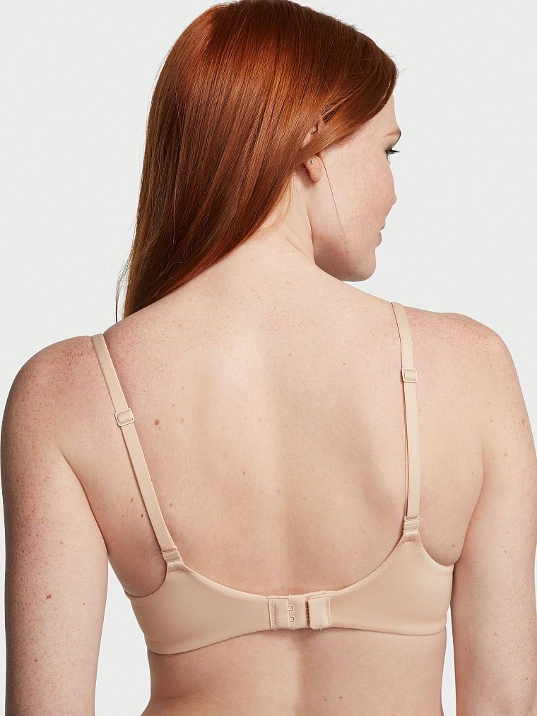 Perfect Shape Hladká push-up podprsenka. Produkt je béžový a pochází z kolekce Body by Victoria.