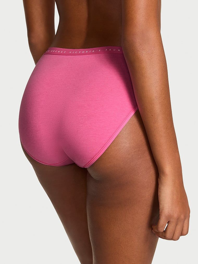 Bavlněné kalhotky s vysokým střihem na nohavicích High-Leg Brief. Produkt má růžovou barvu a pochází z kolekce Victoria's Secret.