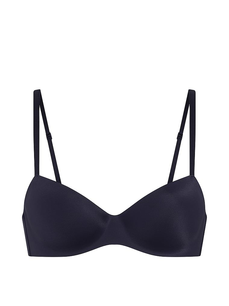 Podprsenka je mírně vycpaná balconetou FlexFactor. Produkt je modré barvy a pochází z kolekce Body by Victoria.
