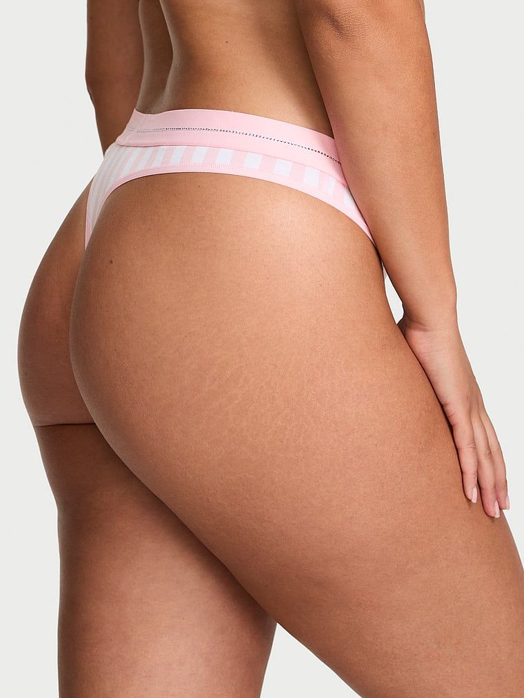 Logo Cotton thong Shine. Produkt má vzorovanou barvu a pochází z kolekce Cotton.