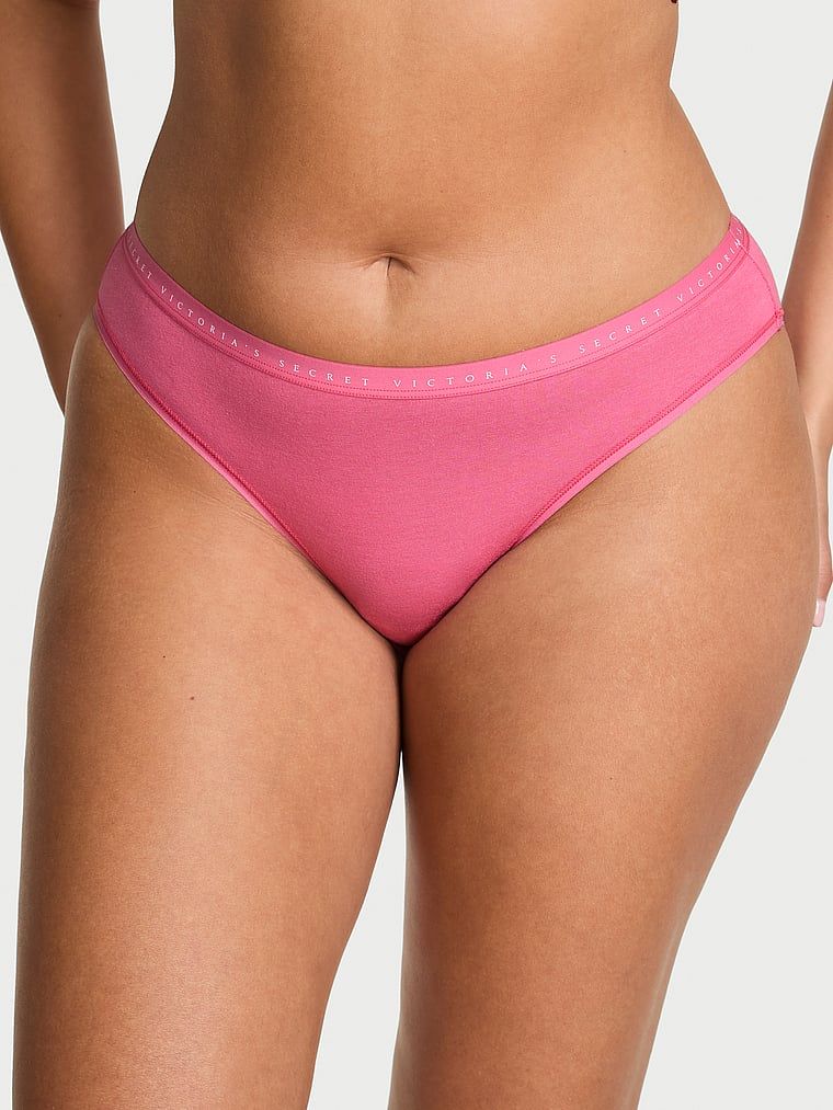 Bavlněné bikiny kalhotky. Produkt má růžovou barvu a pochází z kolekce Victoria's Secret.
