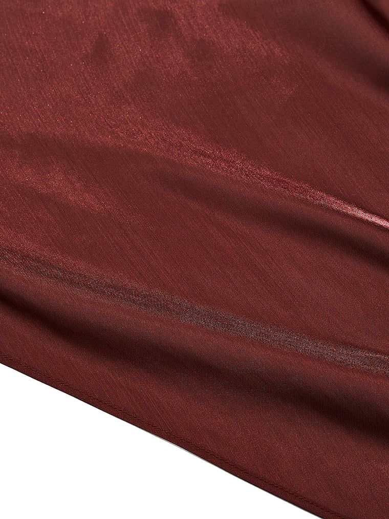 Saténové dlouhé průsvitné šaty Luxe průsvitné spodničky. Produkt je hnědé barvy a pochází z kolekce Victoria's Secret.