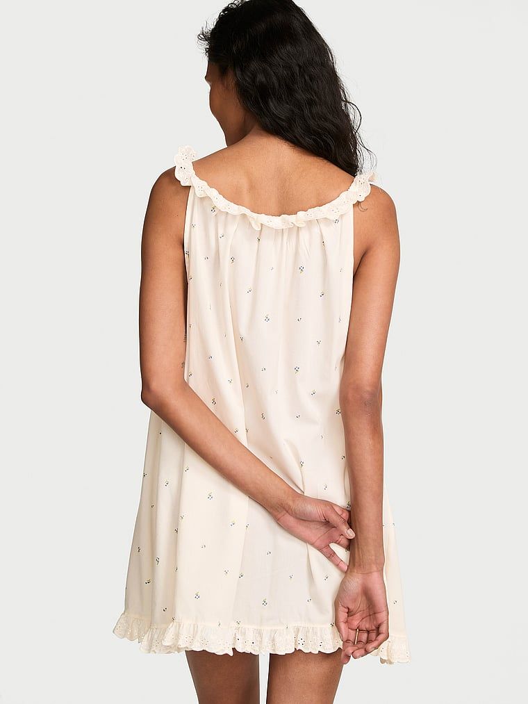 Vintage bavlněné noční košile Dream. Produkt má květinový vzor a pochází z kolekce Victoria's Secret.