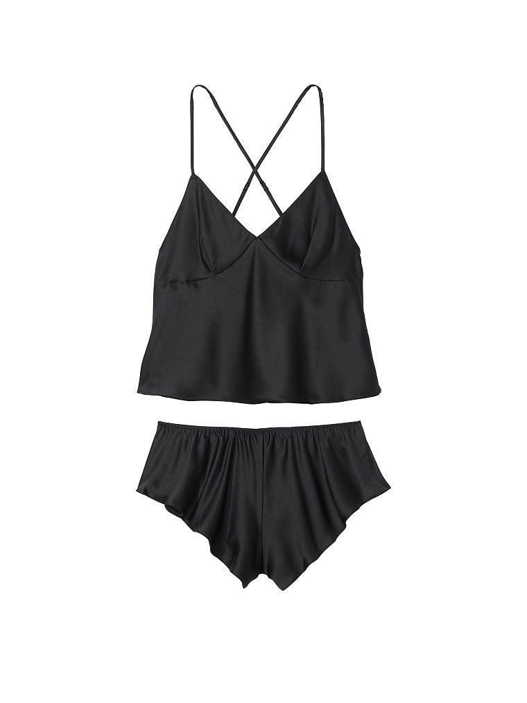 Saténová spací souprava odhalující záda Open-Back Cami Set. Produkt je černý a pochází z kolekce Victoria's Secret.