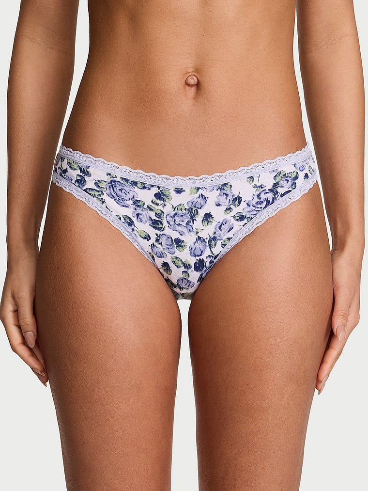 Bavlněné kalhotky s krajkovými bikinami s krajkovým lemováním. Produkt má květinový vzor a pochází z kolekce Lace Trim.