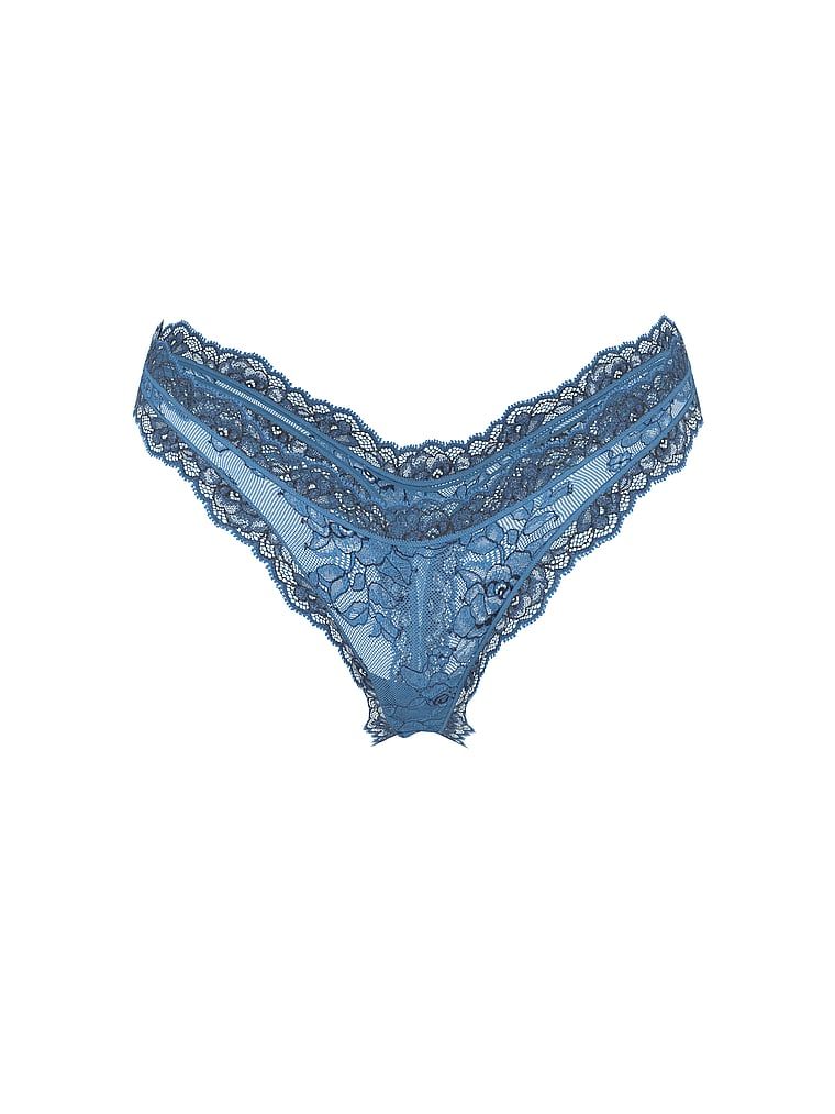 Džínové krajkové tanga s růží. Produkt je vícebarevný a pochází z kolekce Very Sexy.