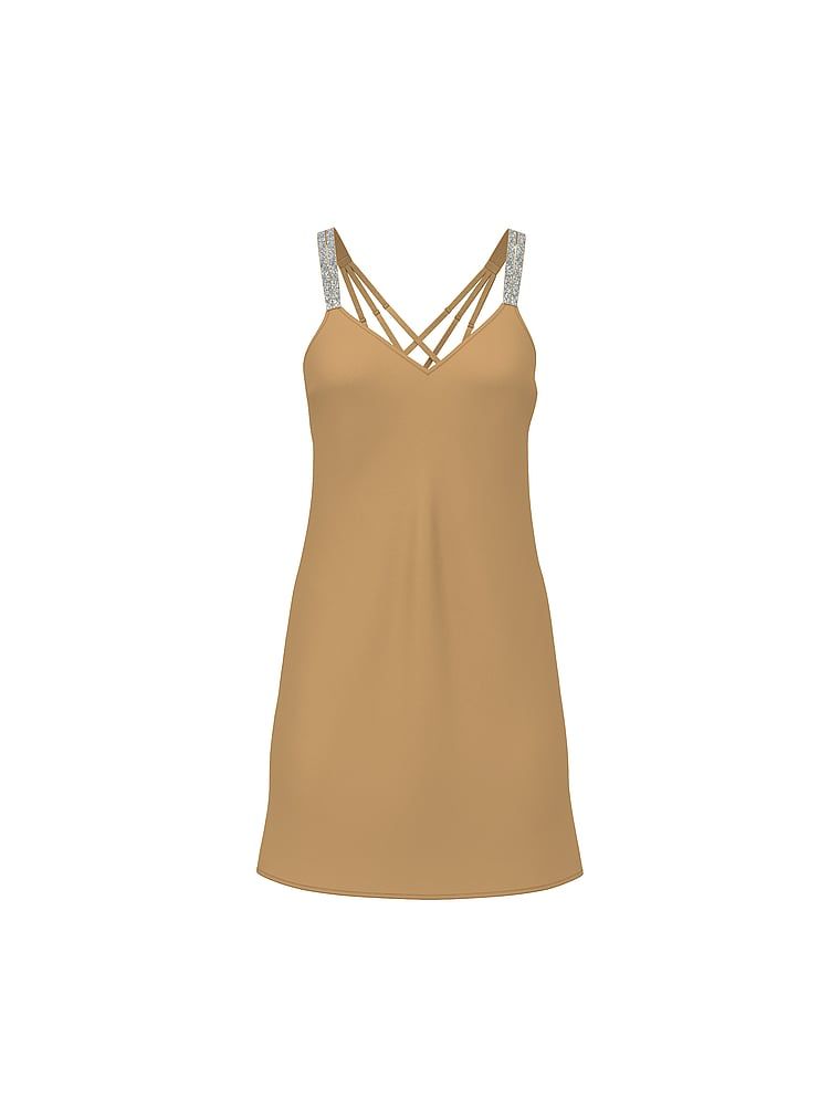 Satenová noční košile s lesklými ramínky Gradient Shine Strap Slip. Produkt je hnědé barvy a pochází z kolekce Very Sexy.