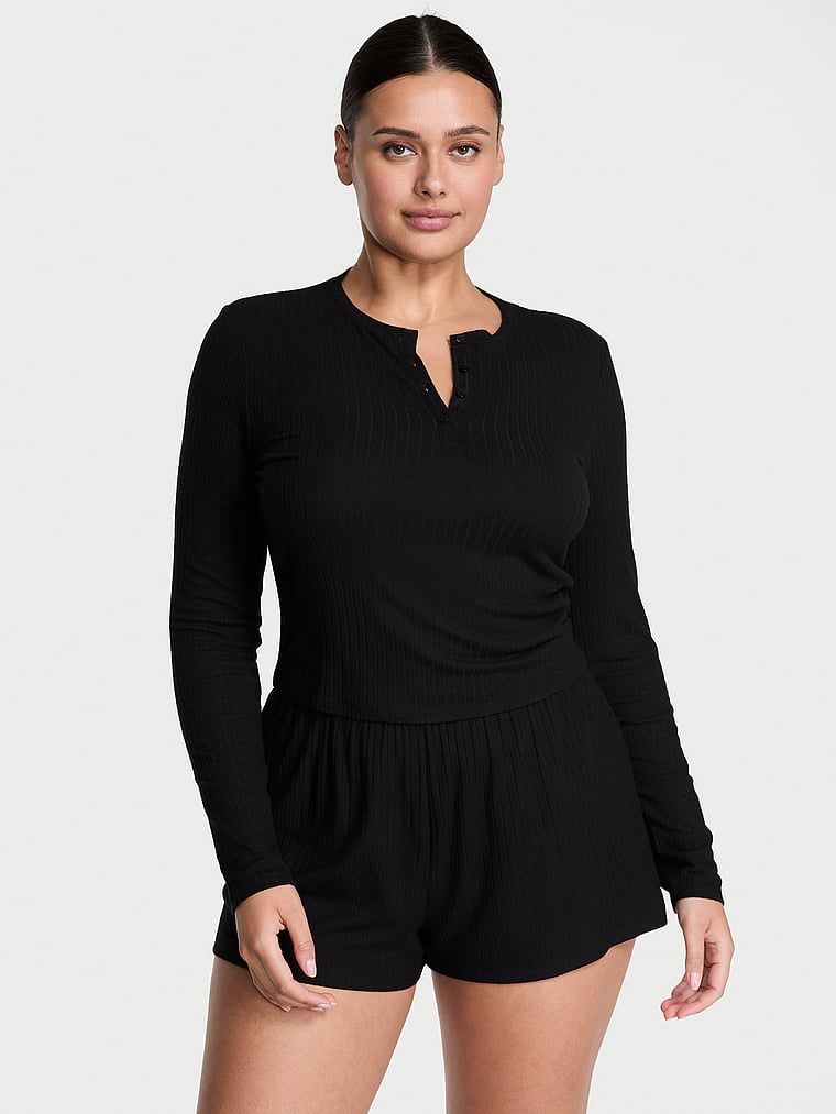 Modální set - Lounge halenka a šortky. Produkt je černý a pochází z kolekce Victoria's Secret.